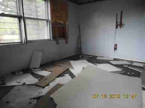 5631 Hartford (9)_m.jpg